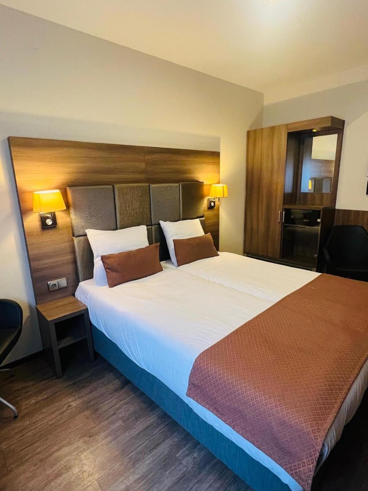 Ozo Hotels Cordial Amsterdam Exterior photo